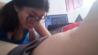 Empleada regala mamada a cambio de un aumento a su jefe en la oficina real amateur latina culona HD - porn video